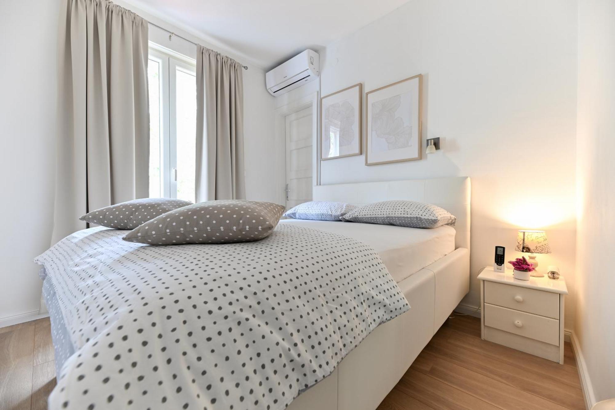 Near Zadar City Center Apartment With Free Parking And Air Condition In Each Room 외부 사진
