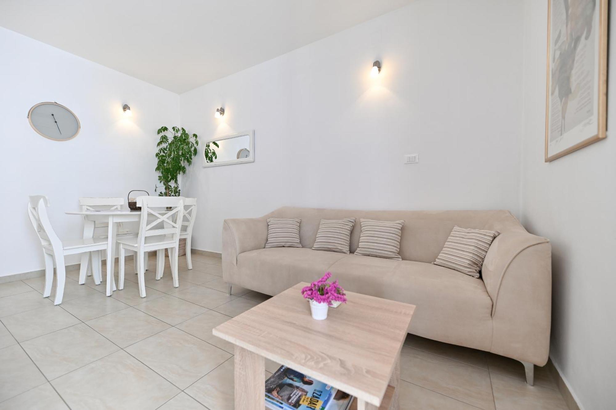 Near Zadar City Center Apartment With Free Parking And Air Condition In Each Room 외부 사진