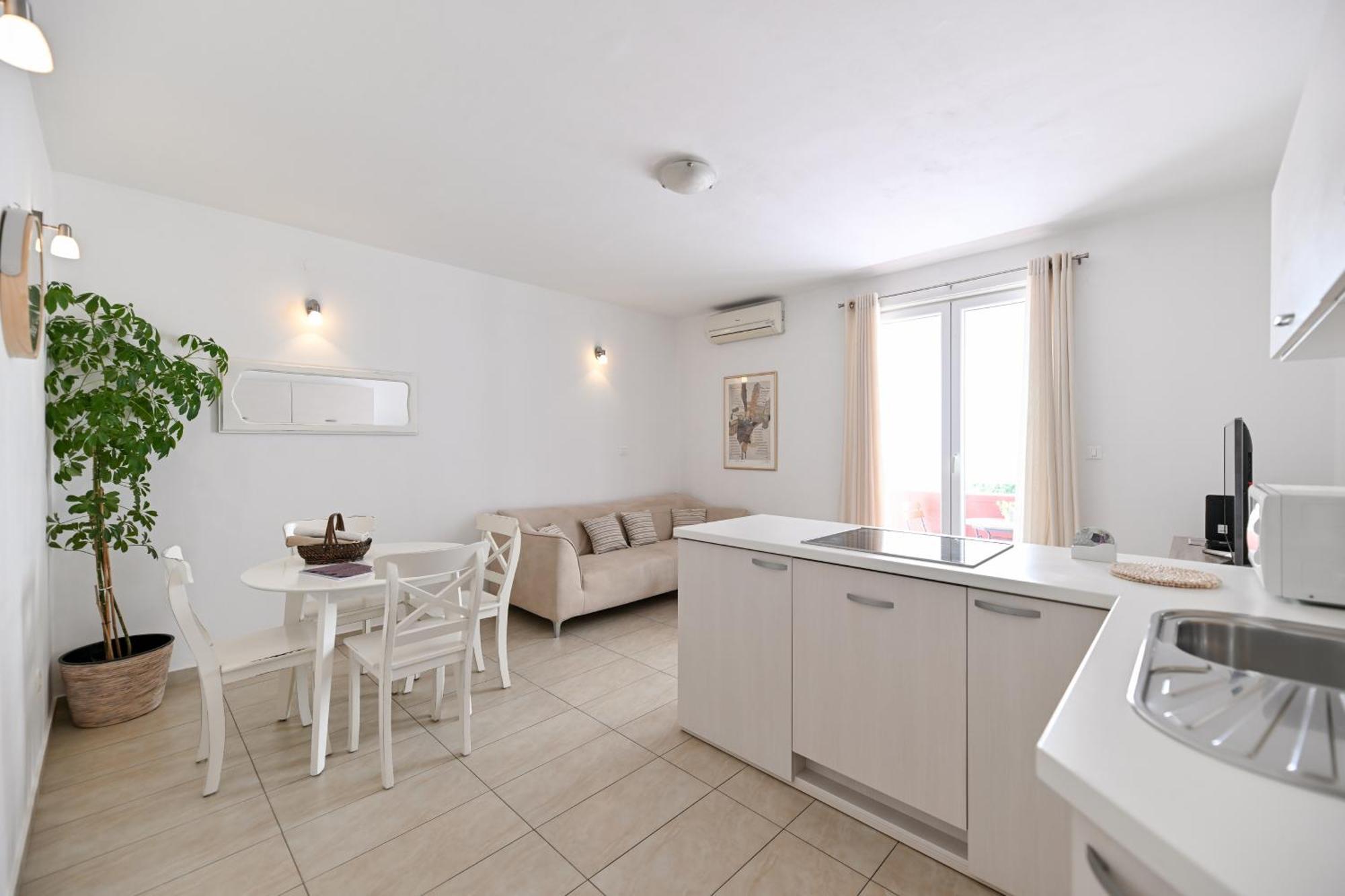 Near Zadar City Center Apartment With Free Parking And Air Condition In Each Room 외부 사진