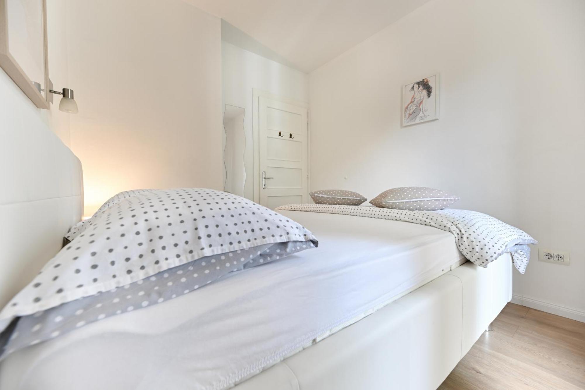 Near Zadar City Center Apartment With Free Parking And Air Condition In Each Room 외부 사진